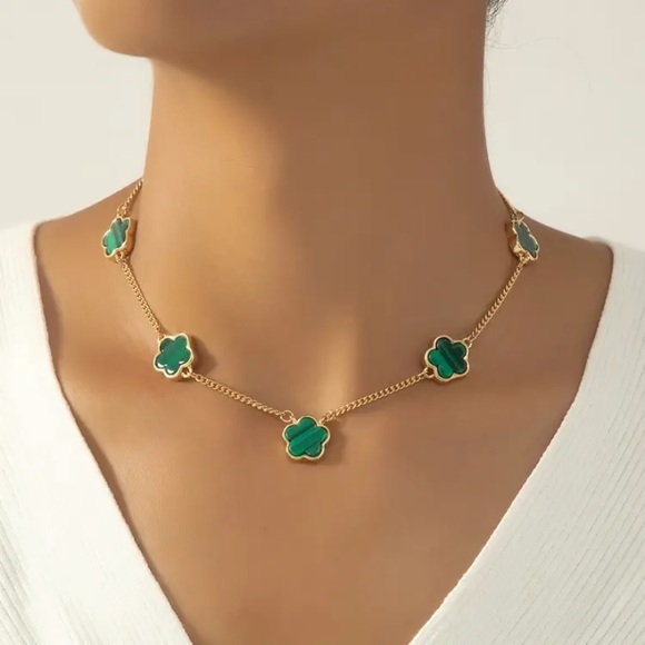 Lucky green clover jewelry set necklace and bracelet golden tone St Patrick’s! - Picture 4 of 4